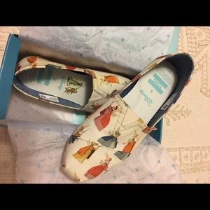 Disney Sleeping Beauty Toms 6.5